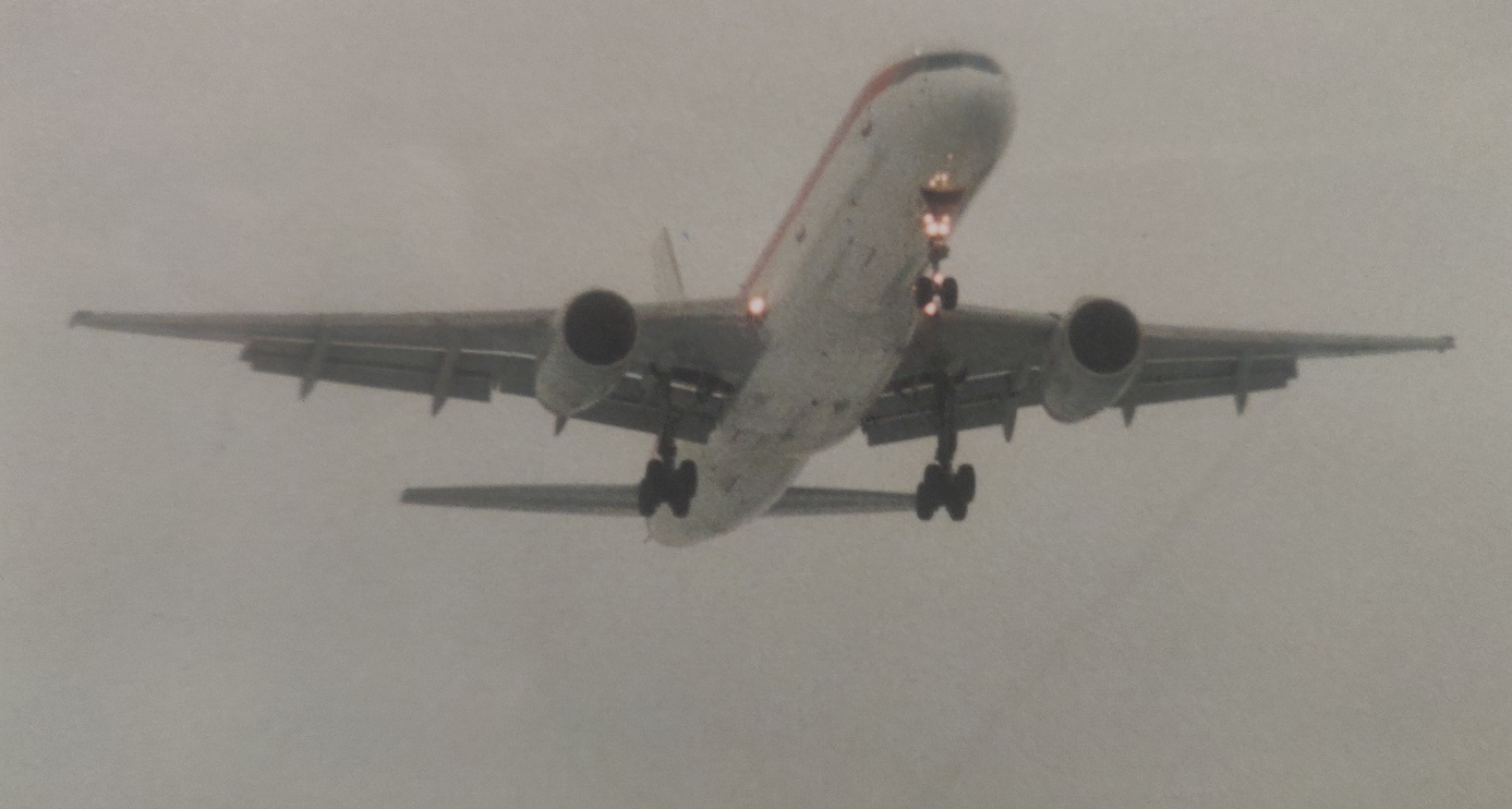 Boeing 757-200 | approaching with full flaps at Schiphol airport